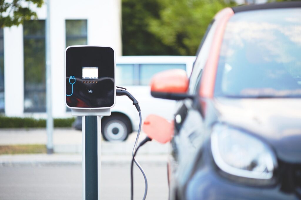 voiture électrique en charge